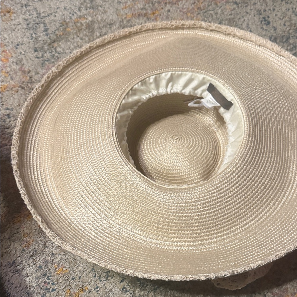 Amazing Wide Brim Bellisima Cream Lace Women's Hat Kentucky Derby Cottagecore - Picture 6 of 7